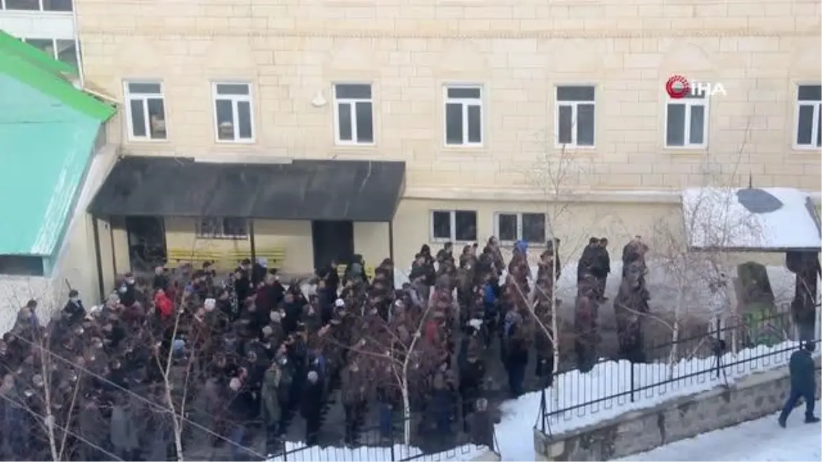 Son dakika... Erzurum'da eski kocası tarafından öldürülen kadın ve kızı son yolculuğuna uğurlandı