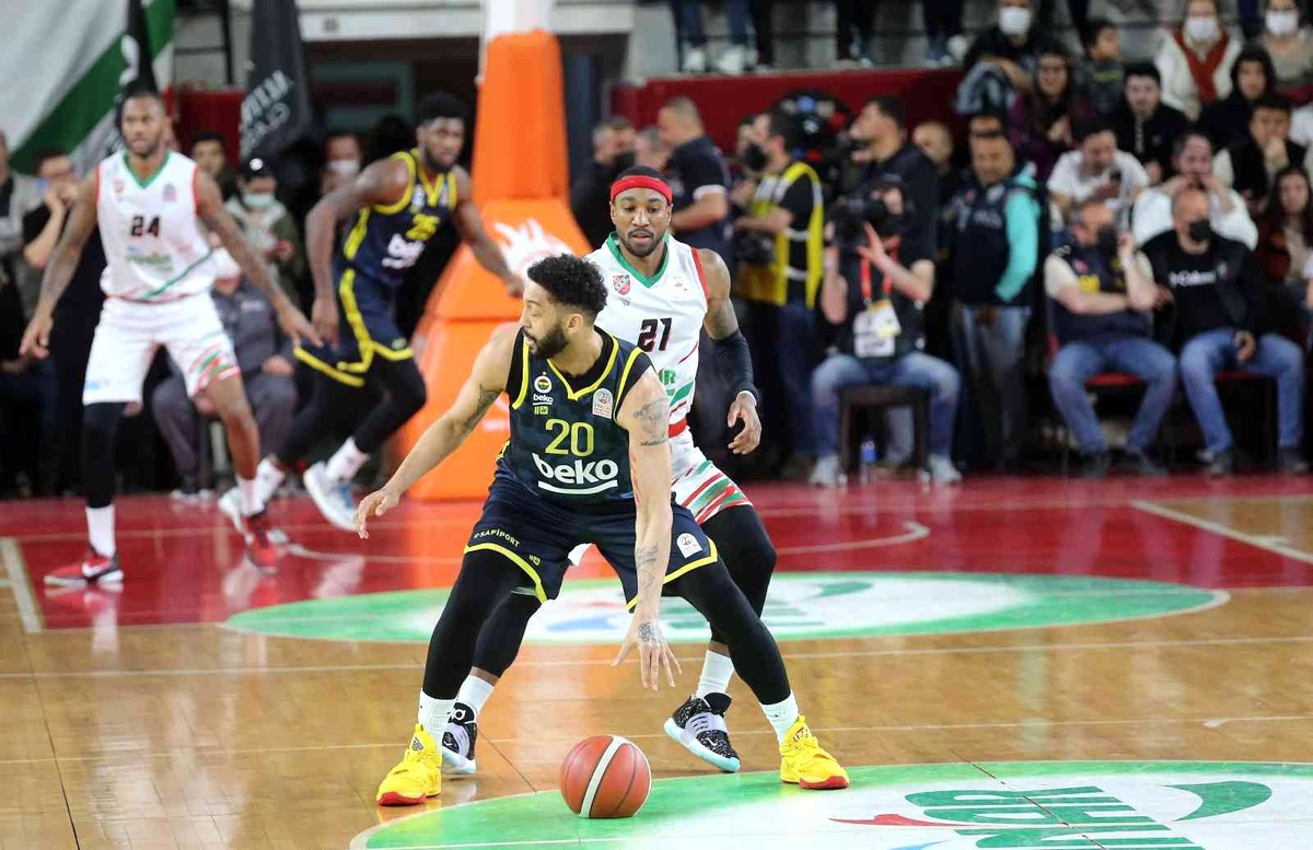 ING Basketbol Süper Ligi: Pınar Karşıyaka: 74 - Fenerbahçe Beko: 72