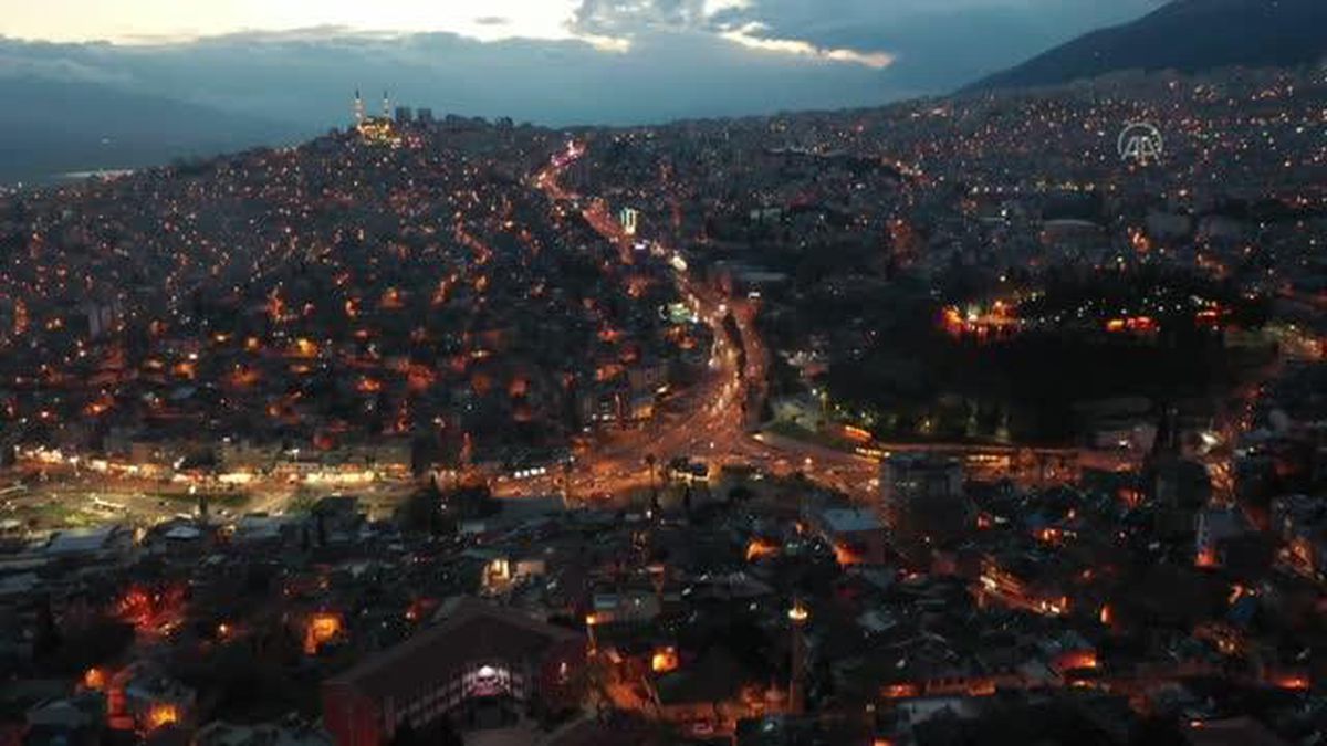KAHRAMANMARAŞ - 'Dondurma devi'nin sahipleri ata yadigarı tezgahtan ayrılmıyor