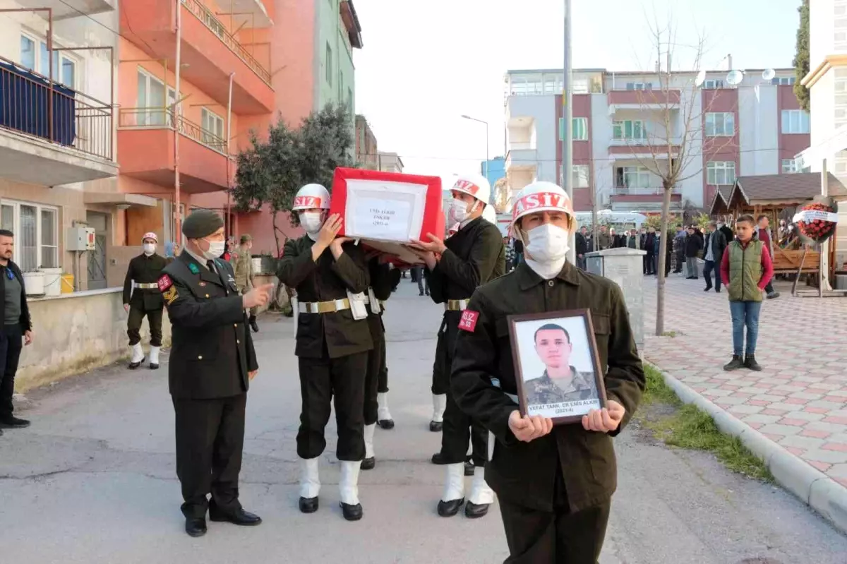 Kalp krizi geçiren asker son yolculuğuna uğurlandı