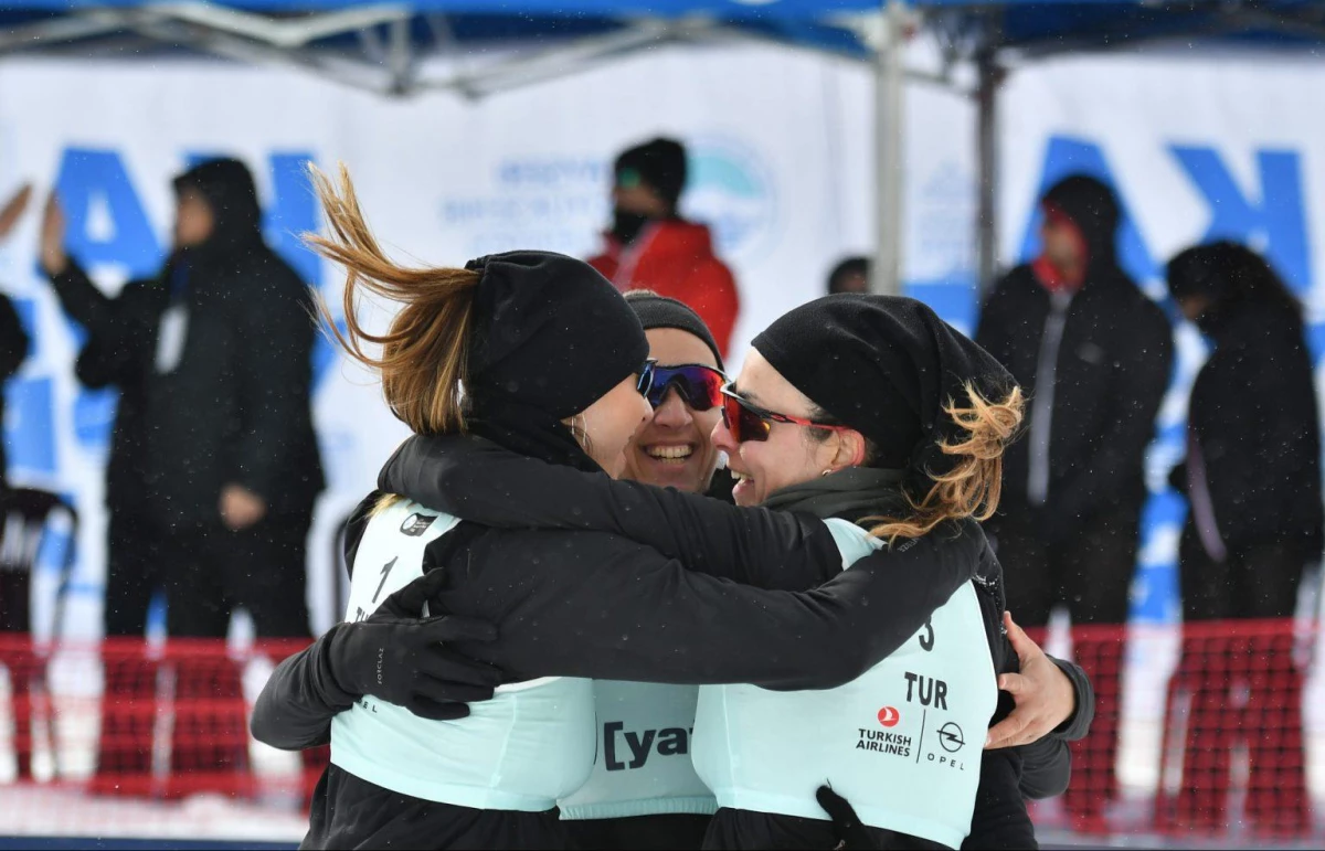 Kar Voleybolu Kadın Milli Takımı, Avrupa Turu Wagrain Etabı\'nda üçüncü oldu