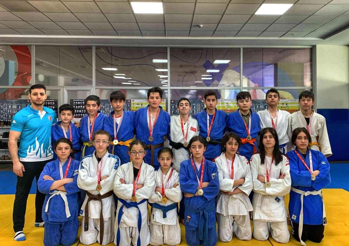 Kars "Anadolu Yıldızlar Ligi" Judo müsabakaları tamamlandı