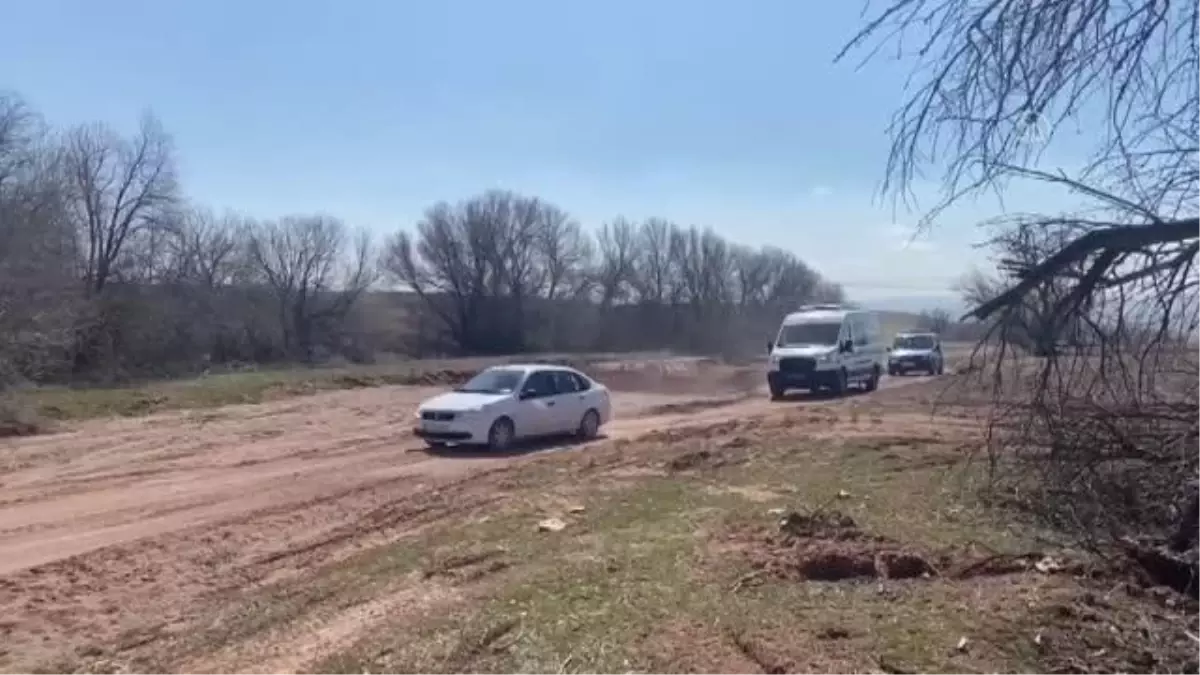 Kaybolan iki gençten birinin cesedi Kızılırmak kıyısında bulundu