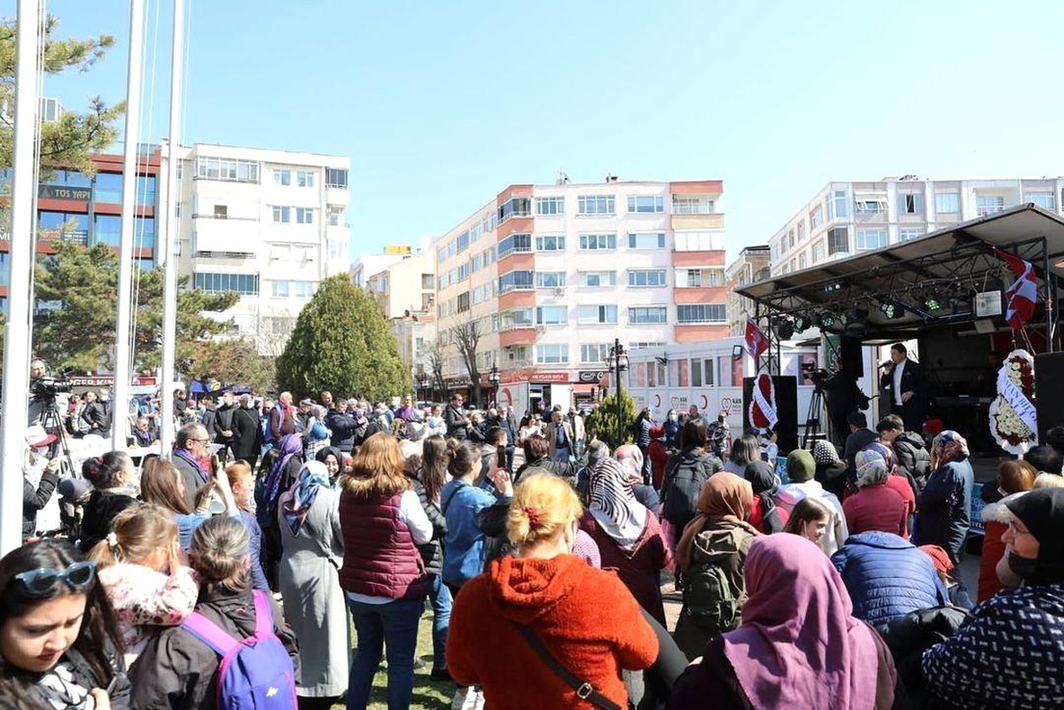 Kırklareli\'ndeki Hamsi Festivali\'nde 1 ton hamsi dağıtıldı