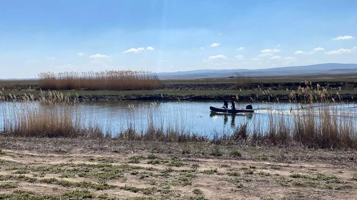 Kırşehir\'de kaybolan iki gençten birinin cesedi Kızılırmak kıyısında bulundu