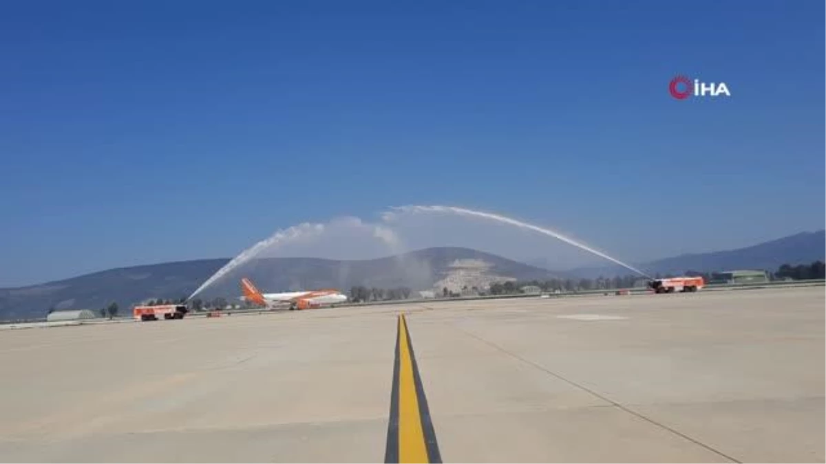 Milas-Bodrum Havalimanı\'na yılın ilk dış hat uçuşu karşılandı