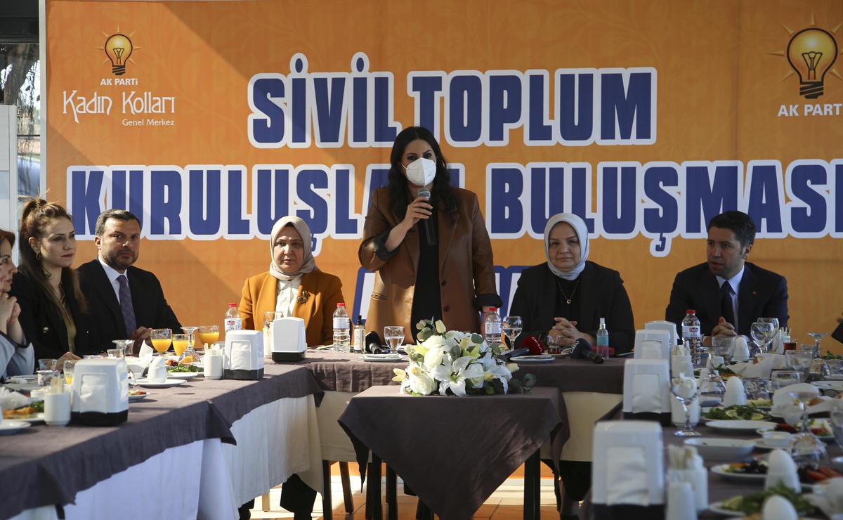 AK PARTİ'Lİ KEŞİR KIZ ÇOCUKLARININ ÜNİVERSİTEYE ERİŞİMİ YÜZDE 49'A YÜKSELDİ