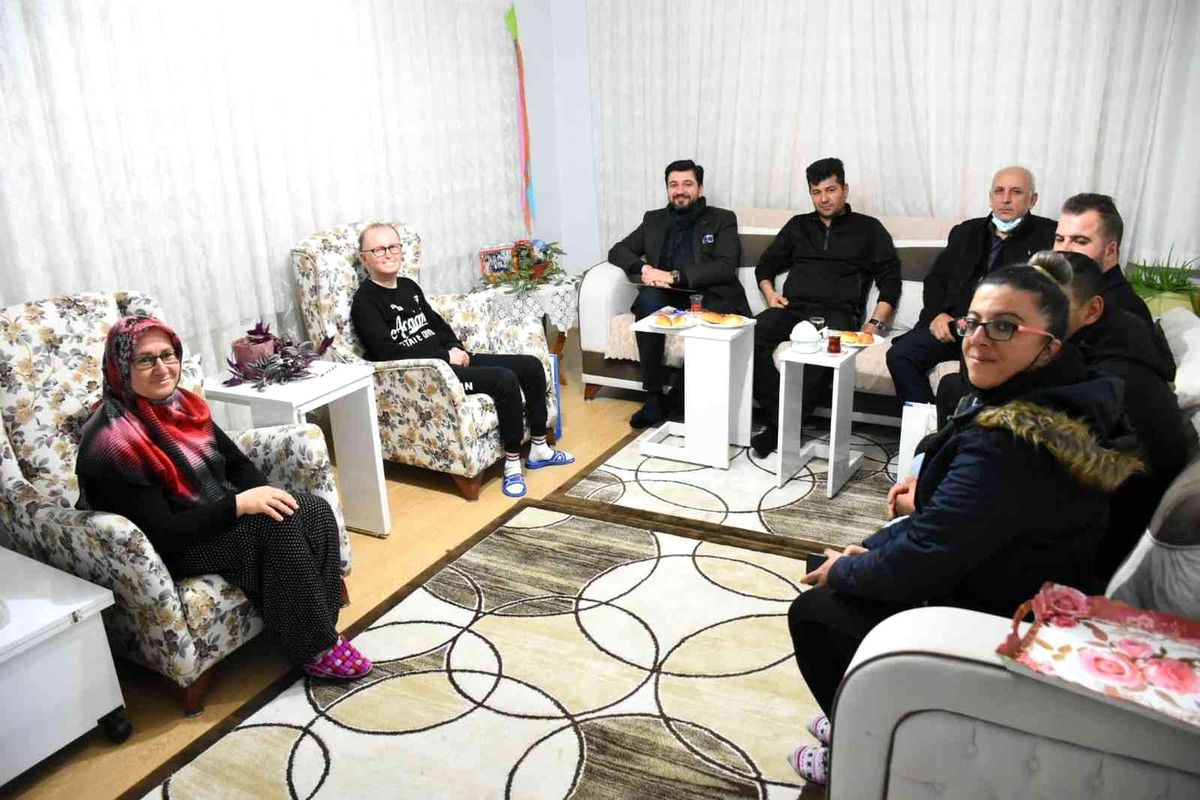 AK Parti Tepebaşı İlçe Başkanlığının ev ziyaretleri devam ediyor