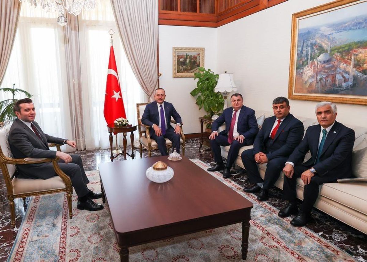 Bakan Çavuşoğlu, DATÜB yetkililerini ağırladı