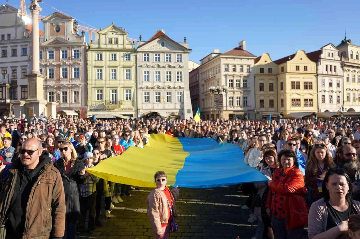 Çekya\'da "Ukrayna\'yı Kurtar" konserine büyük ilgi