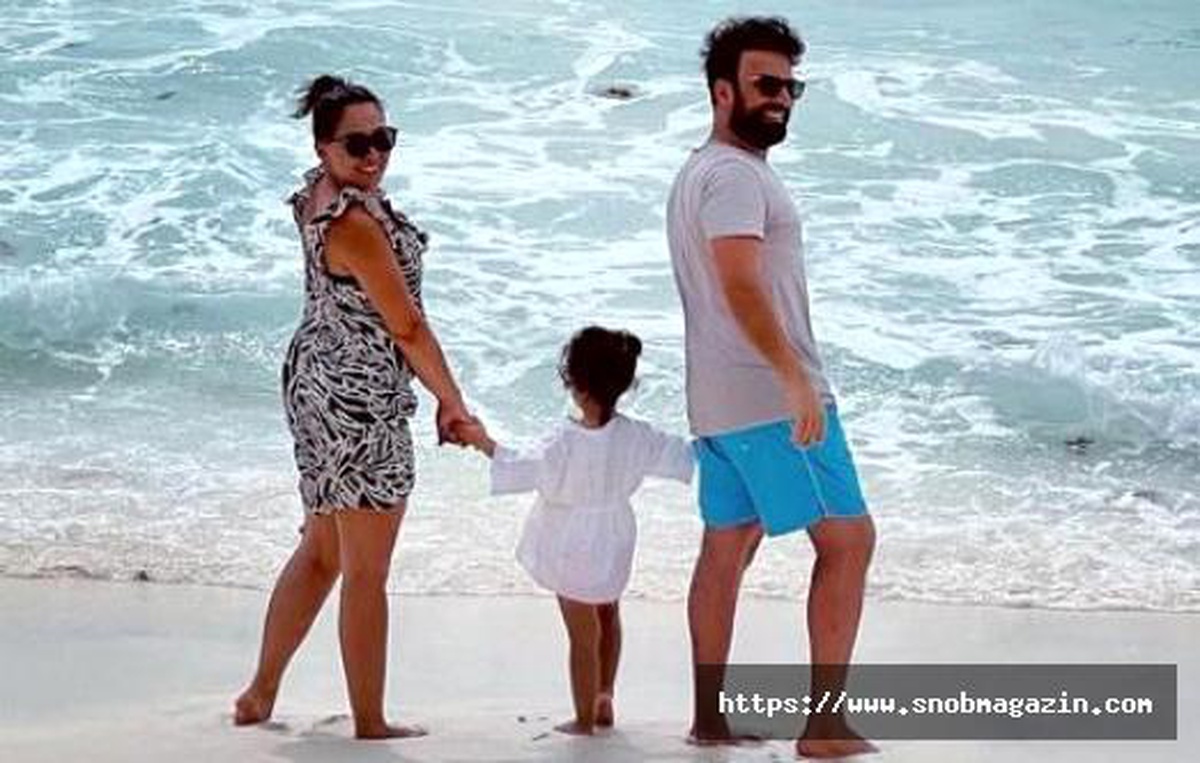 Çiçekli Şortuyla Tatil Sezonunu Açan Tarkan\'dan Yeni Paylaşım!
