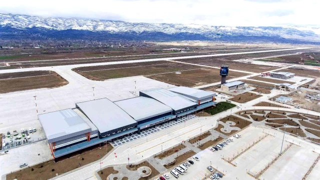 Cumhurbaşkanı Erdoğan'ın açılışını yaptığı Tokat havalimanına yoğun ilgi