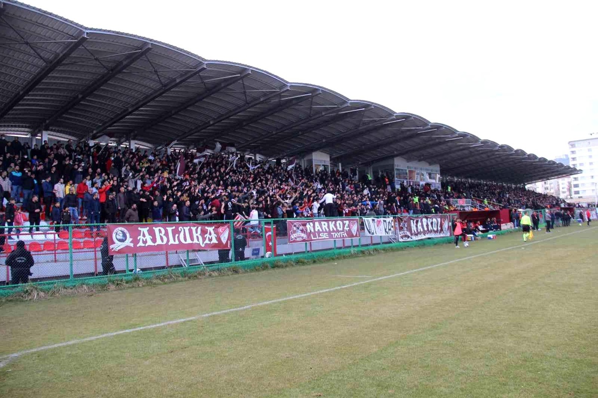 Elazığspor, seyirci rekoru kırdı