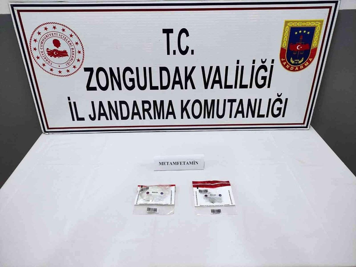 Jandarmanın durdurduğu araçtan uyuşturucu çıktı