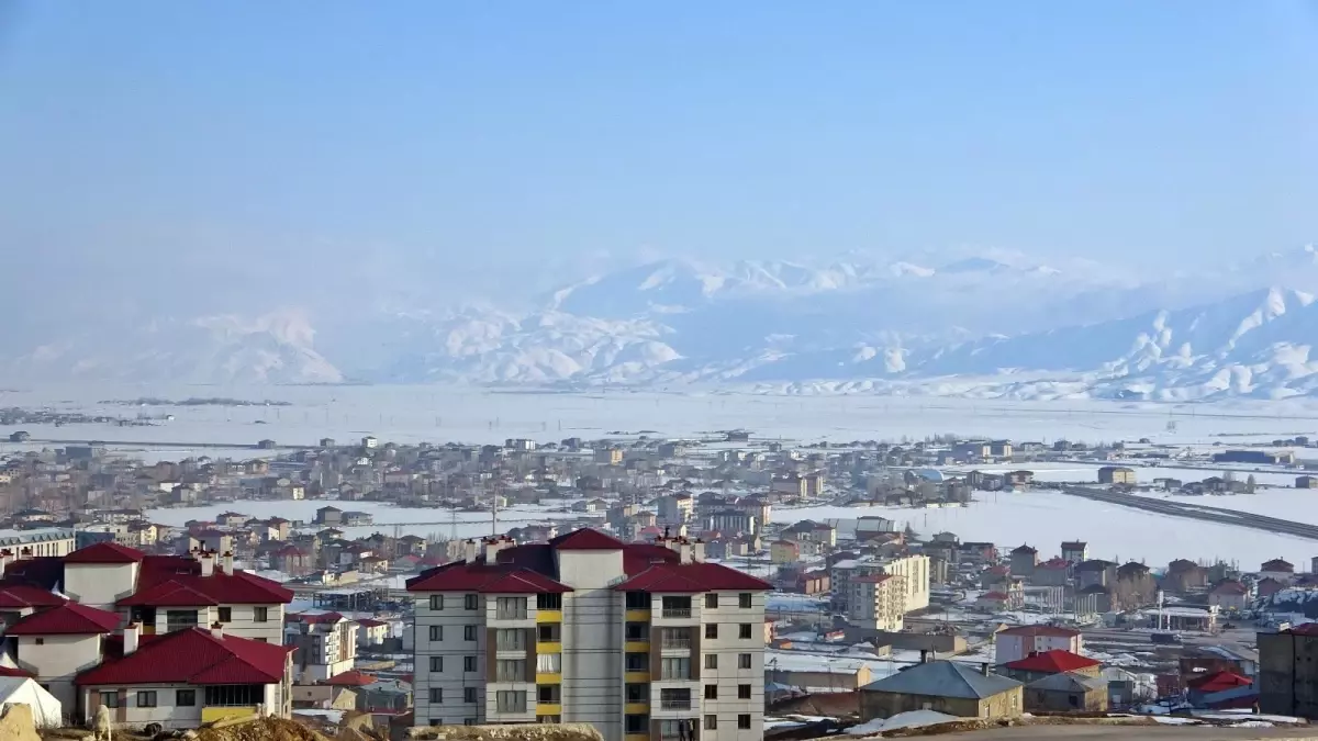 Kar altında güzelleşen Yüksekova