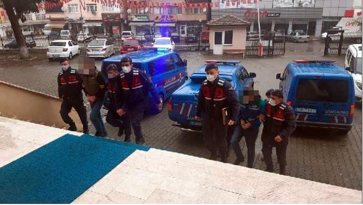 Karabük\'te jandarmanın yakaladığı kablo hırsızlığı zanlıları tutuklandı