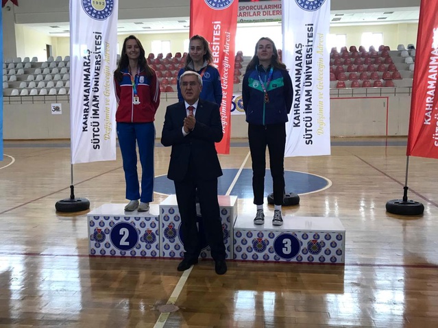 MSKÜ Oryantiring takımı kürsüde