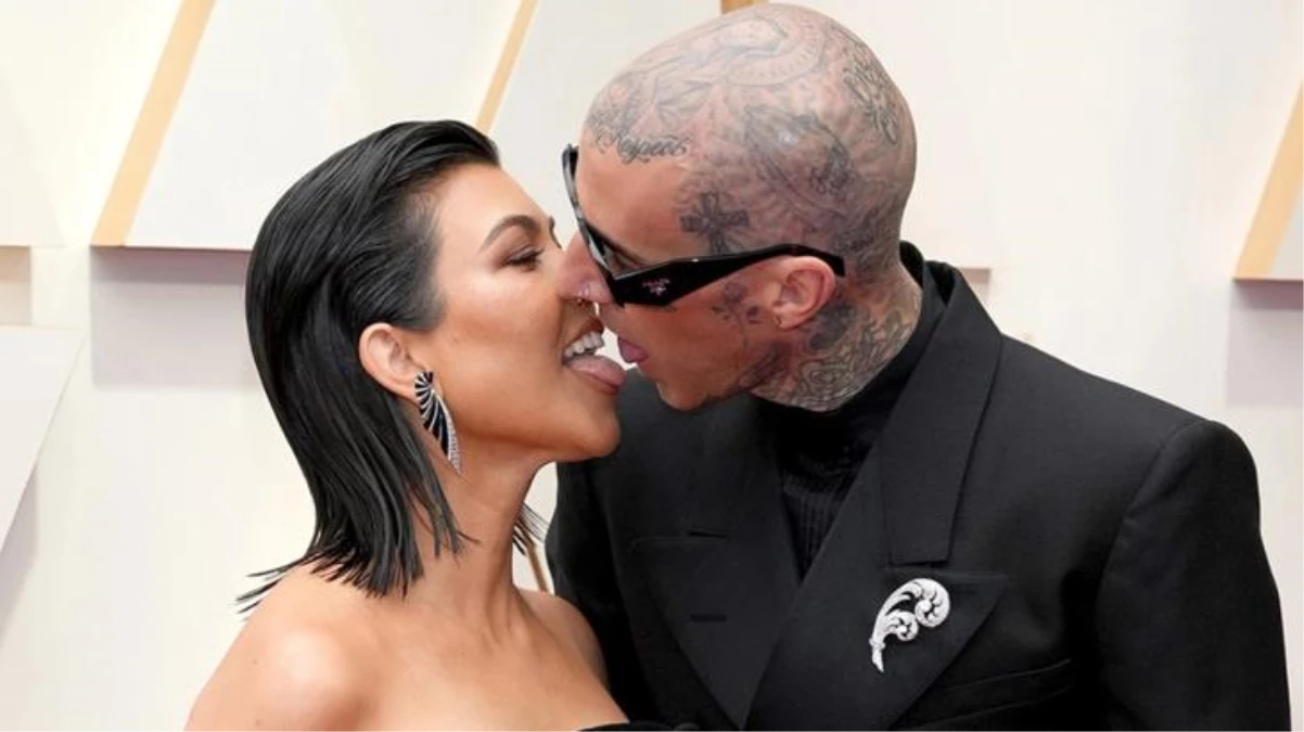 Oscar\'da Kourtney Kardashian ve Travis Barker öpüştü!