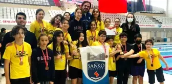 Son dakika spor: SANKO Okulları yüzmede 39 madalya ve 2 kupa kazandı