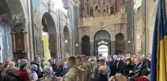 Son dakika haberleri! Savaşta ölen 2 Ukrayna askeri için Lviv'de cenaze töreni düzenlendi