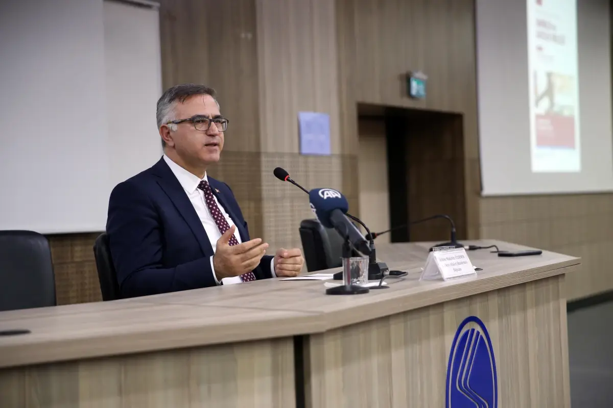 Türkiye Adalet Akademisi Başkanı Özdemir, hukuk öğrencilerine tavsiyelerde bulundu