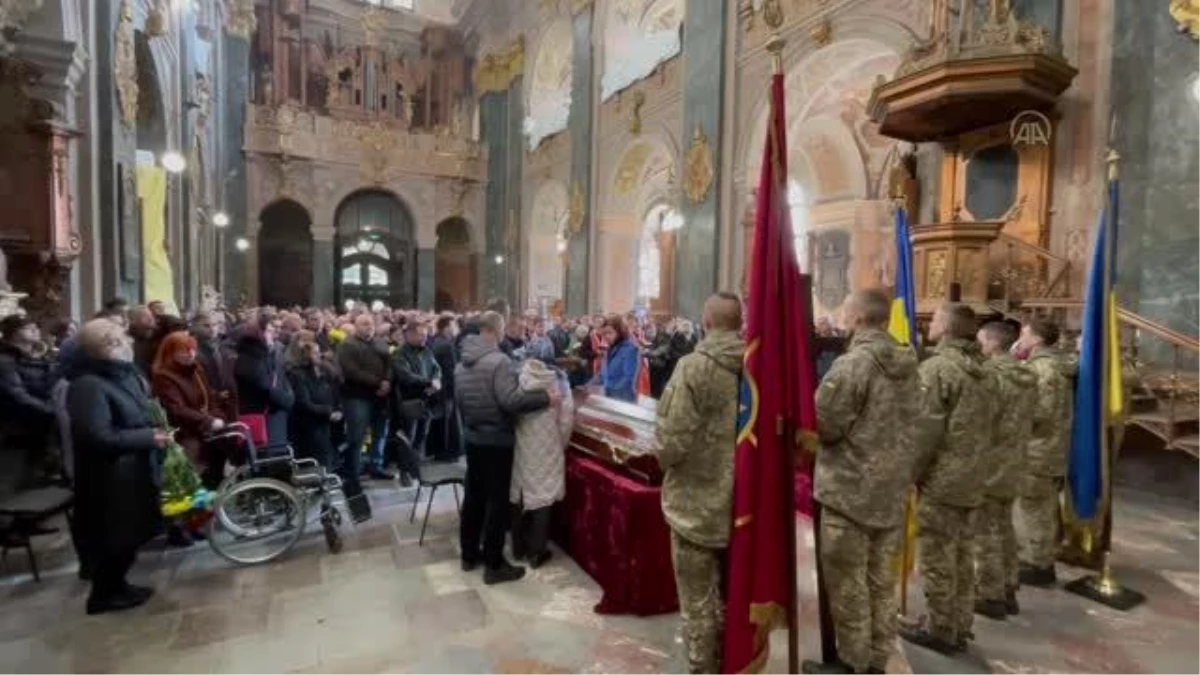 Son dakika gündem: Ukrayna\'daki çatışmalarda ölen iki askerin cenazesi