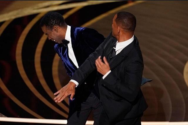 Will Smith ve Chris Rock arasındaki tokadın detayları netleşti! Eşinin üzüntüsünü görünce sahneye koşmuş