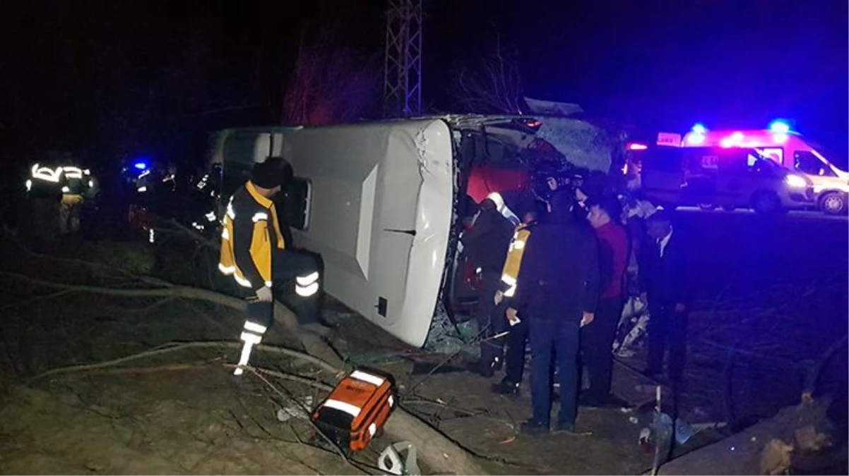 Erzincan-Erzurum karayolunda yolcu otobüsü şarampole uçtu: 1 ölü, 33 yaralı