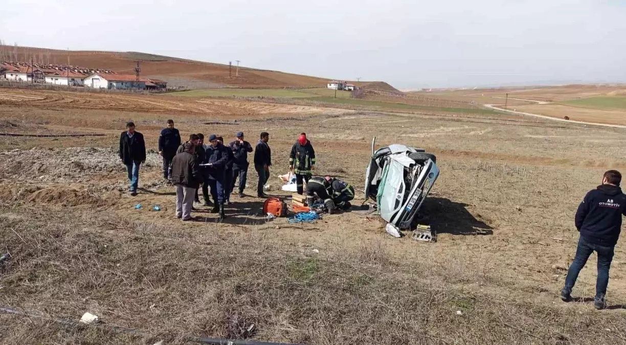 Son dakika haber | Araçta sıkışan sürücüyü itfaiye kurtardı