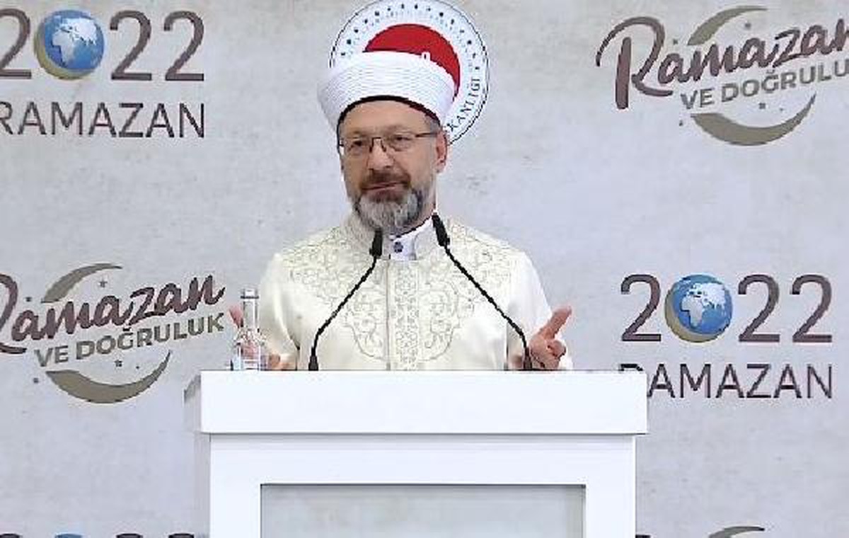 Diyanet İşleri Başkanı Erbaş: Teravih namazları camilerde kılınacak