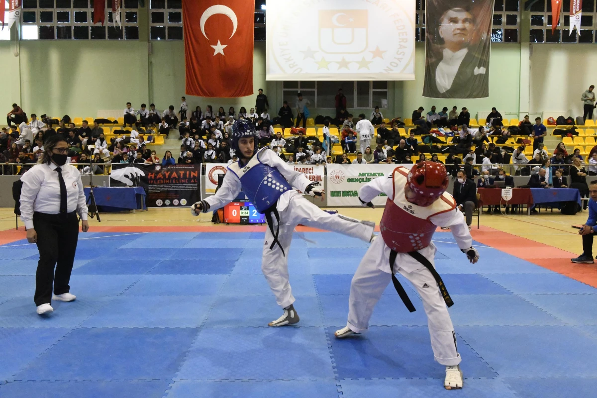 Hatay\'da Türkiye Üniversiteler Tekvando Şampiyonası sona erdi