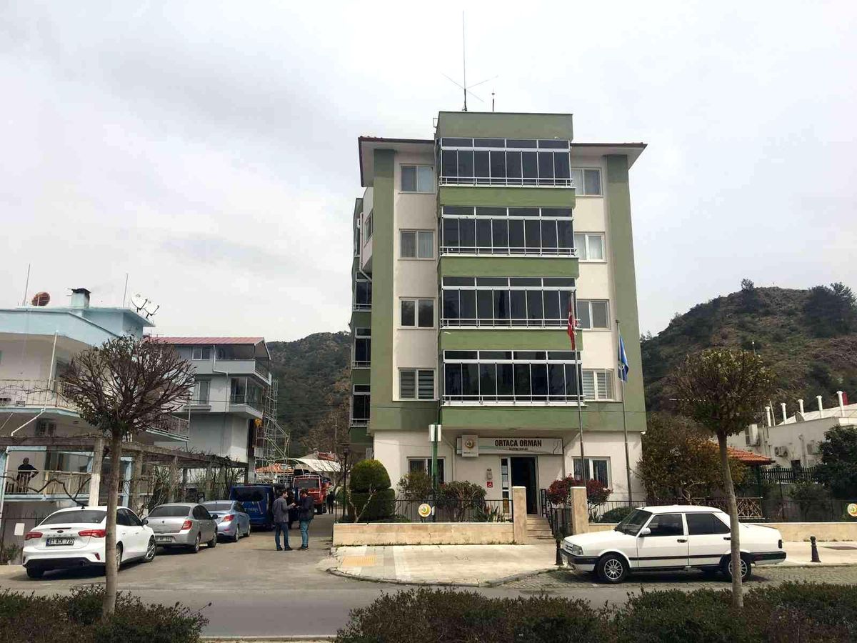 Son dakika haber... Jandarma, Dalaman ve Ortaca Orman İşletme Müdürlükleri\'ne operasyon düzenledi