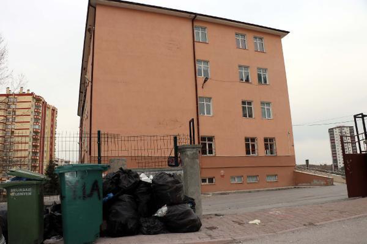 Kayseri\'de 220 öğrenci, pilavdan zehirlendi