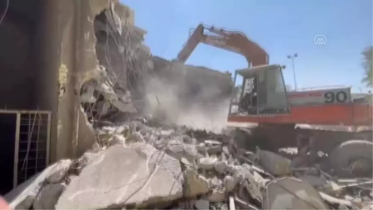 KDP, dün Şii milislerce ateşe verilen Bağdat'taki parti binasını yıktı