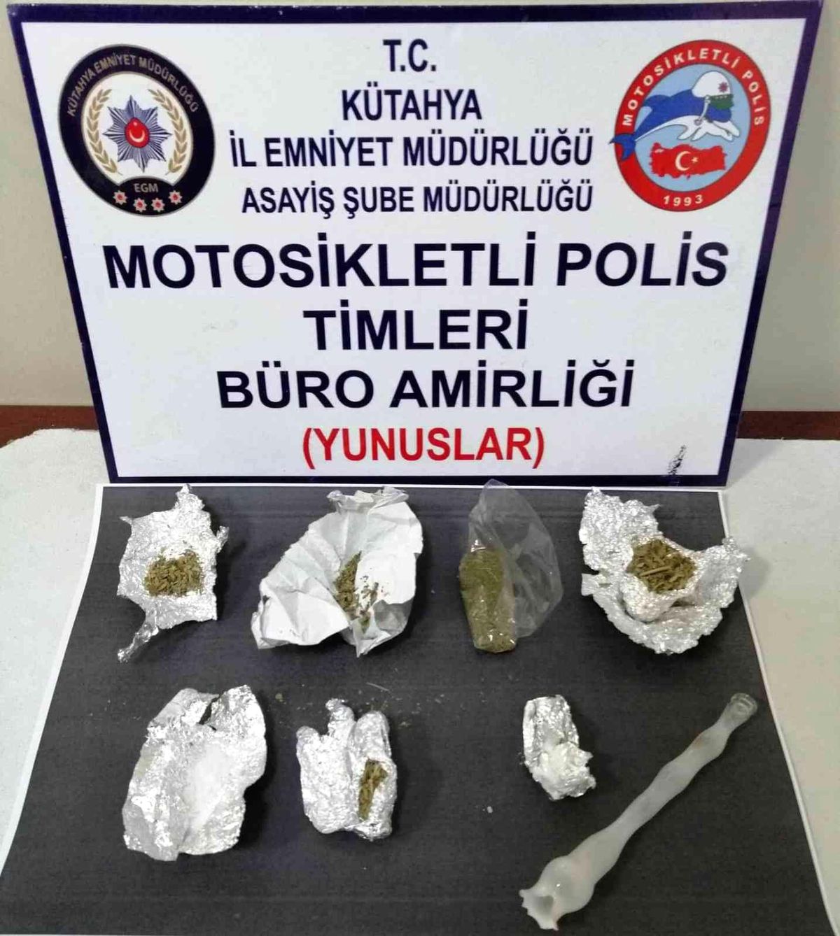 Kütahya\'da bir araçta uyuşturucu ele geçirildi
