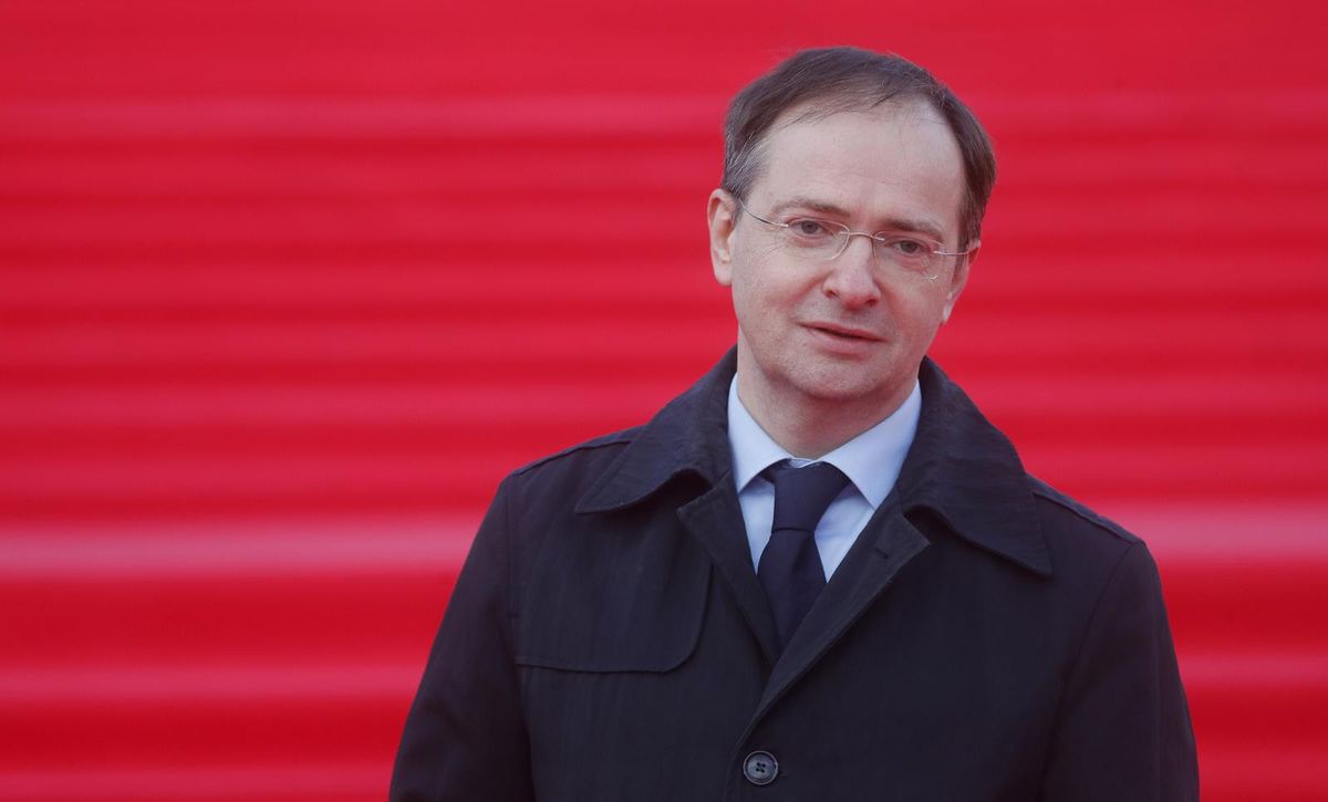 Son dakika haber! Medinskiy: "Kiev ve Çernihiv\'de gerilimi düşürme kararı ateşkes anlamına gelmiyor"