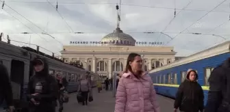 Rusya'nın Ukrayna'ya saldırıları sürerken sivillerin tahliyesi devam ediyor