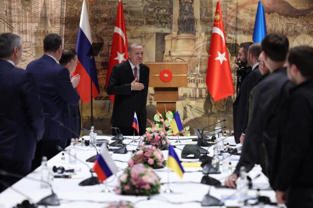 Son Dakika: Rusya ve Ukrayna arasında İstanbul'da gerçekleştirilen müzakerelerin ilk turu bitti