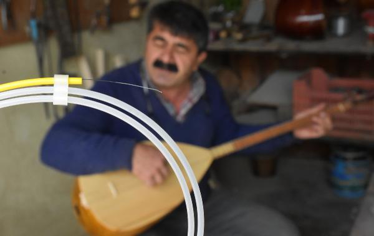 Bu sazın \'teli\' insanın kalbine dokunuyor