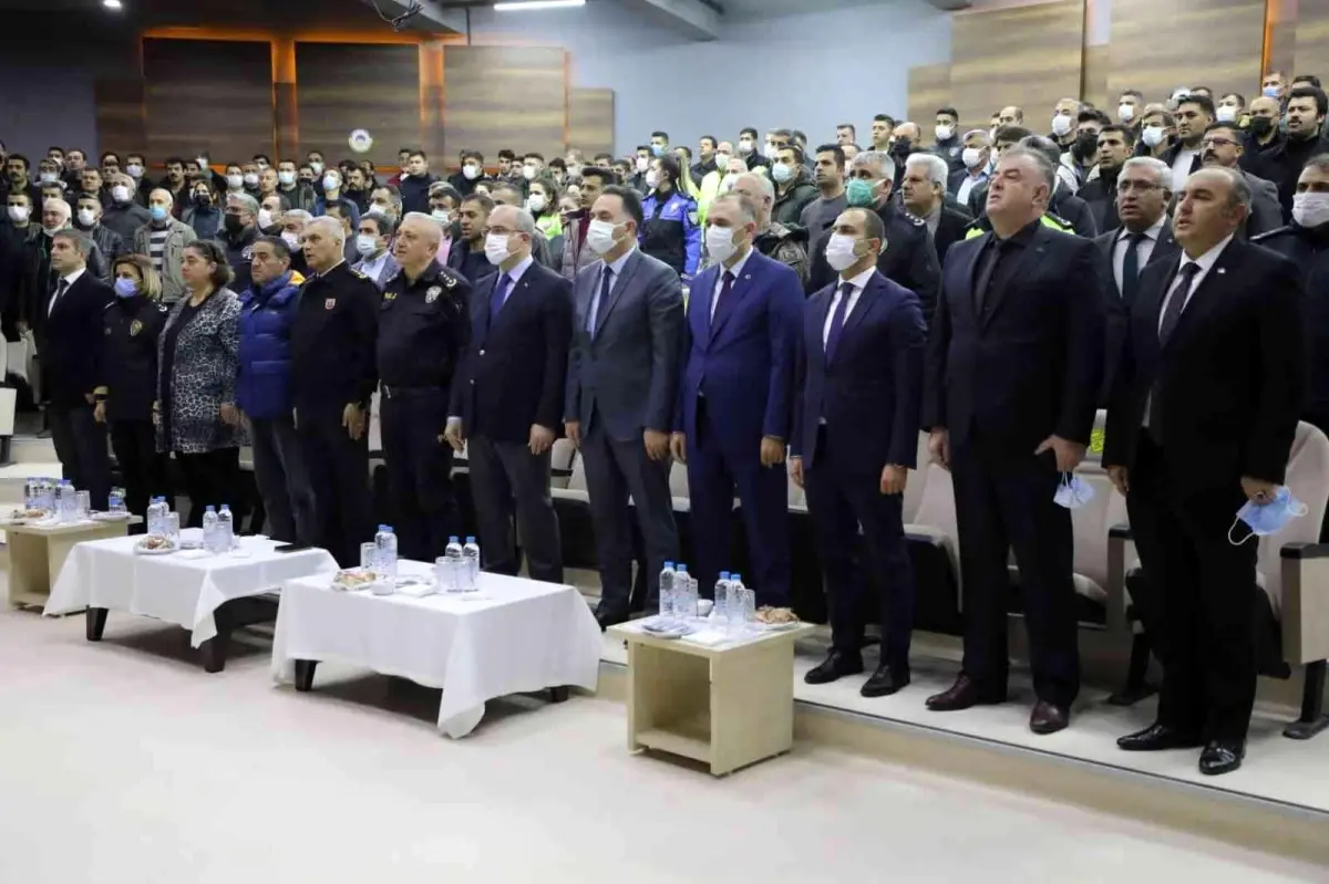 Elazığ\'da emniyet ekipleri tarafından \'KAAN\' Projesi anlatıldı