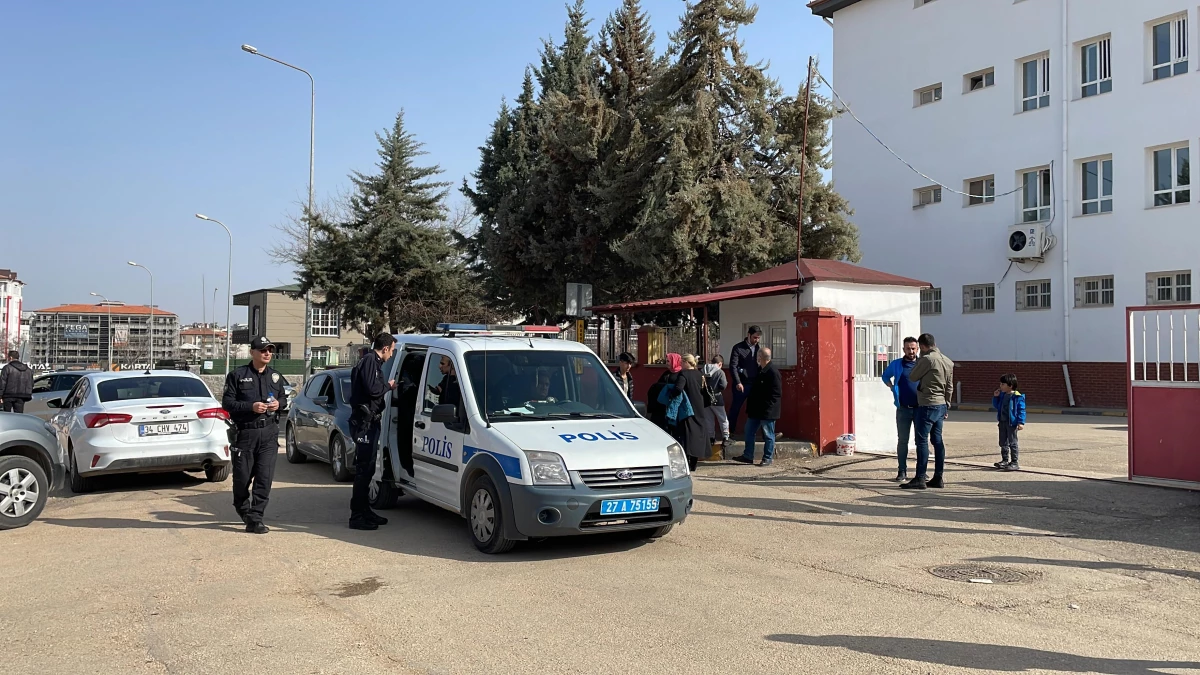 Gaziantep\'te veliler arasındaki silahlı kavgada bir kişi yaralandı