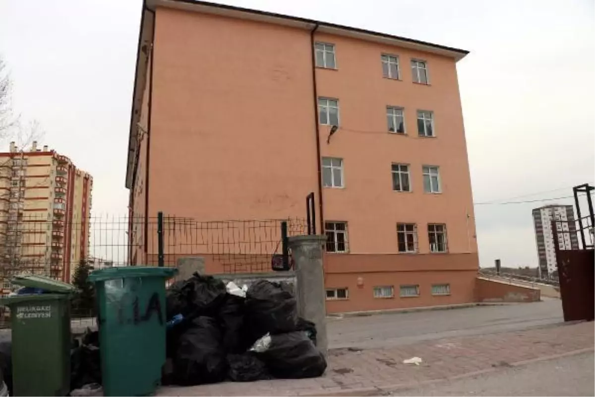 Son dakika haberi... Gıda zehirlenmesi şüphesiyle hastaneye kaldırılan 220 öğrenci, taburcu oldu