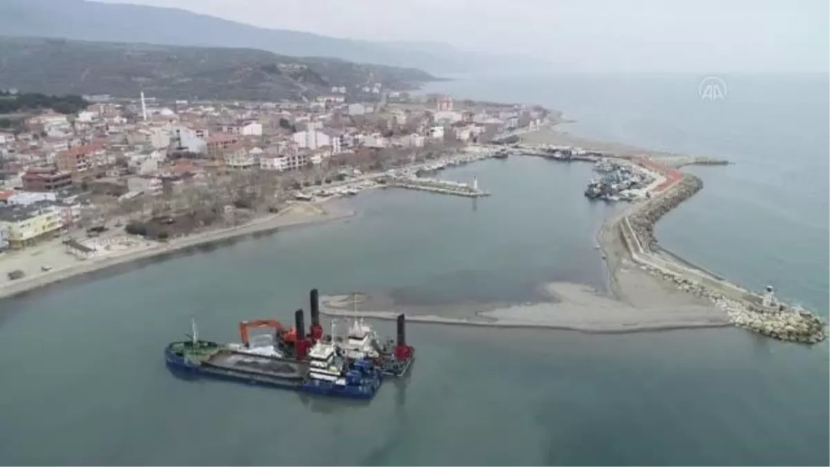 Hoşköy Limanı\'nda taş ve çakıl temizleme çalışması sürüyor