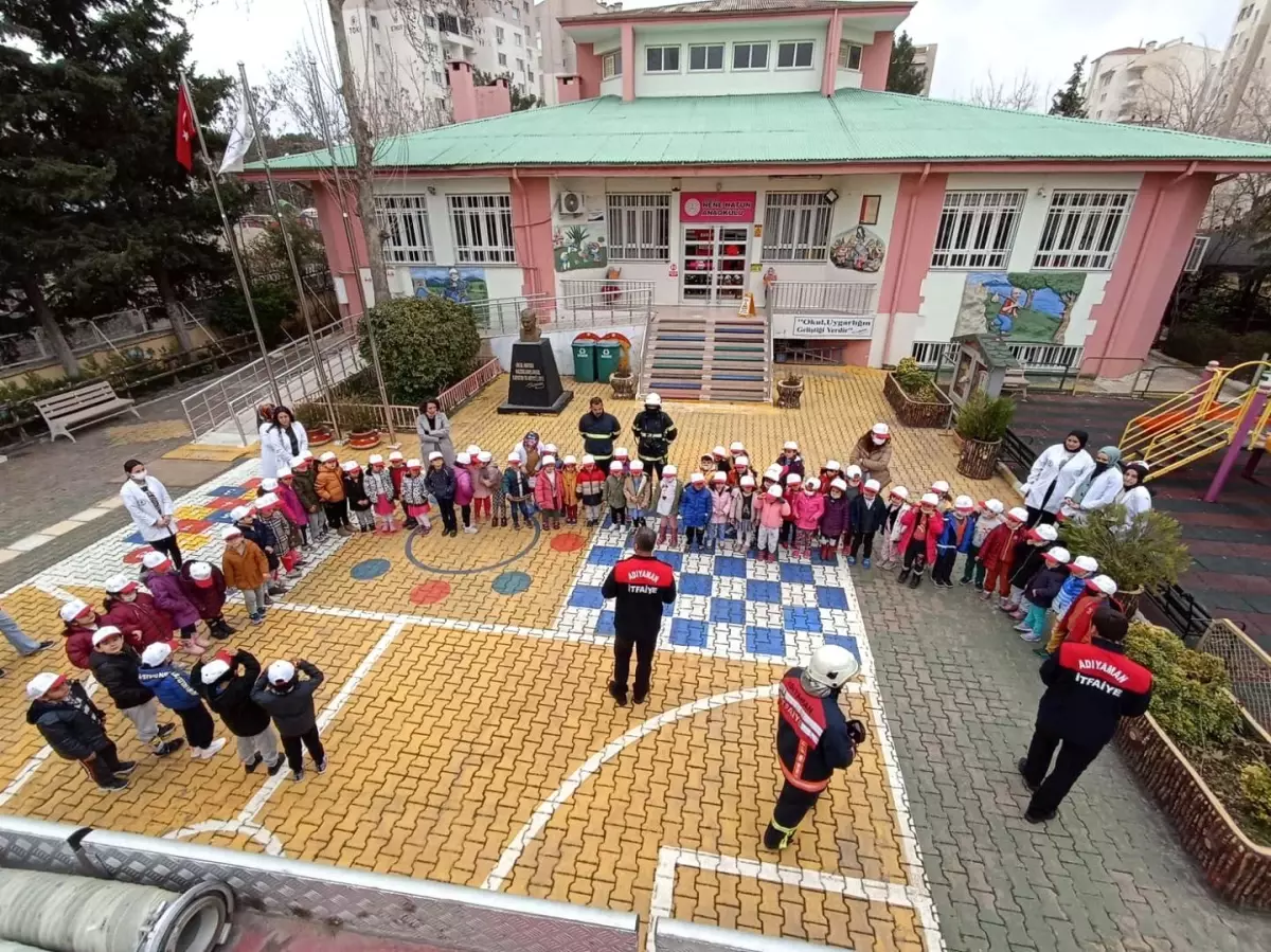 İtfaiyecilerden miniklere yangın eğitimi