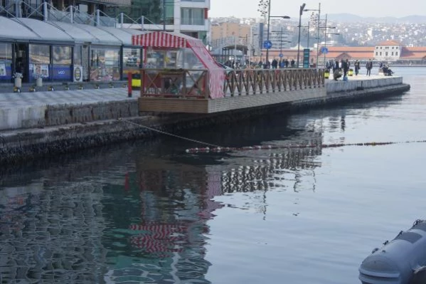 İzmir'de deniz suyu seviyesi azaldı, Pasaport İskelesi kapatıldı