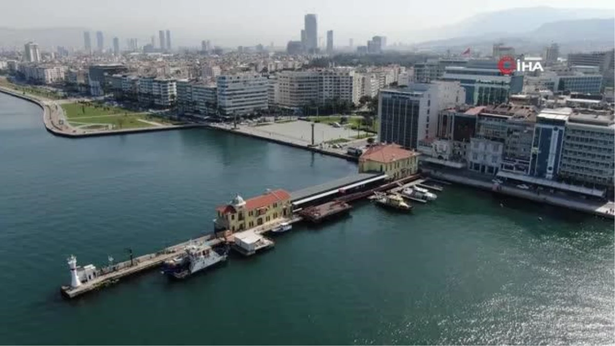 İzmir Körfezi\'nde su seviyesi 80 santimetre düştü, deniz ulaşımı aksadı