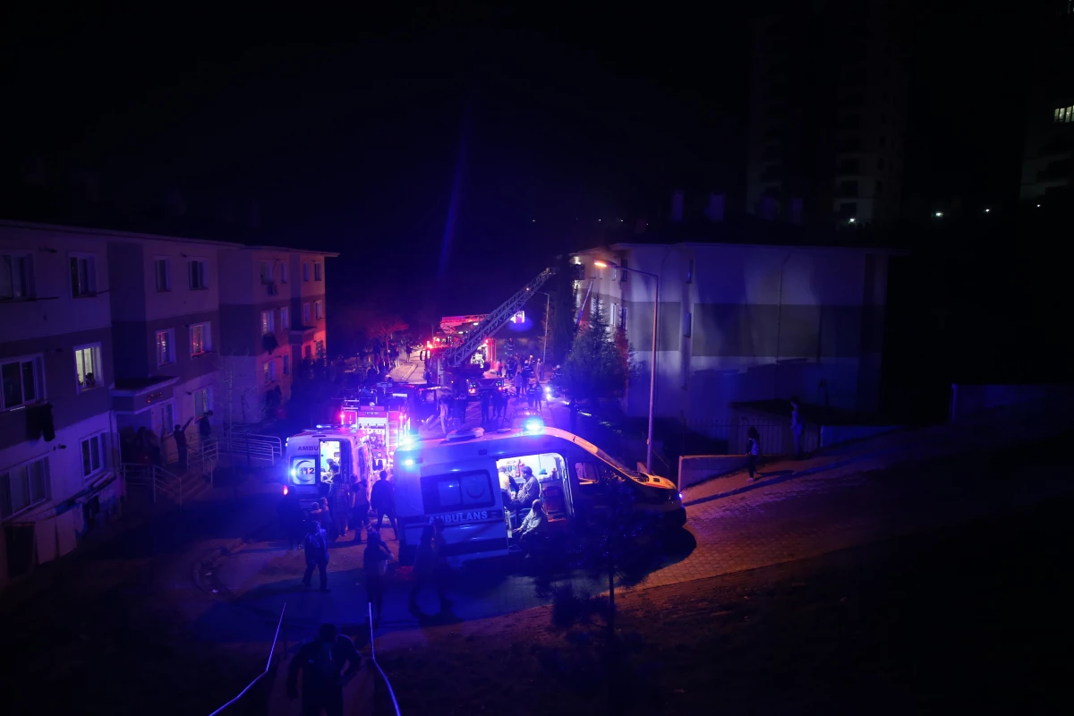 Kocaeli\'deki yangında 7 kişi dumandan etkilendi