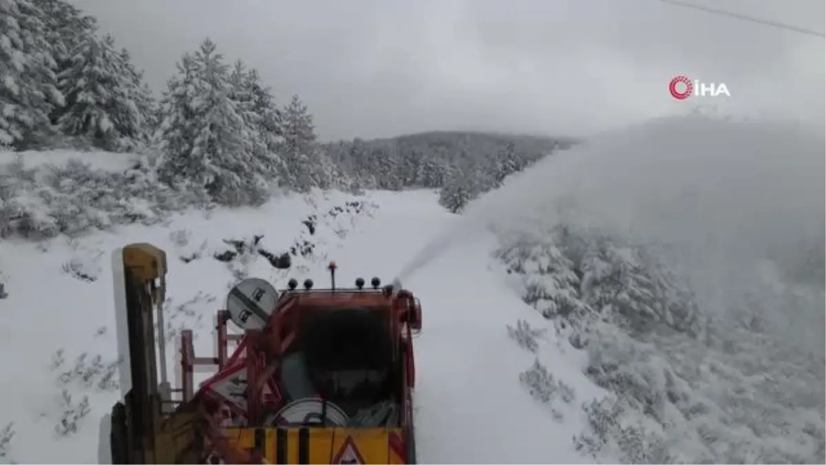 Muğla\'nın bilinmeyen Sibiryası, uzun süren kar küreme çalışmaları sonrası ulaşıma açıldı