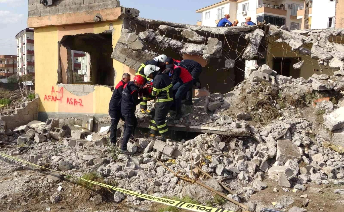 Osmaniye\'de gerçeği aratmayan deprem tatbikatı