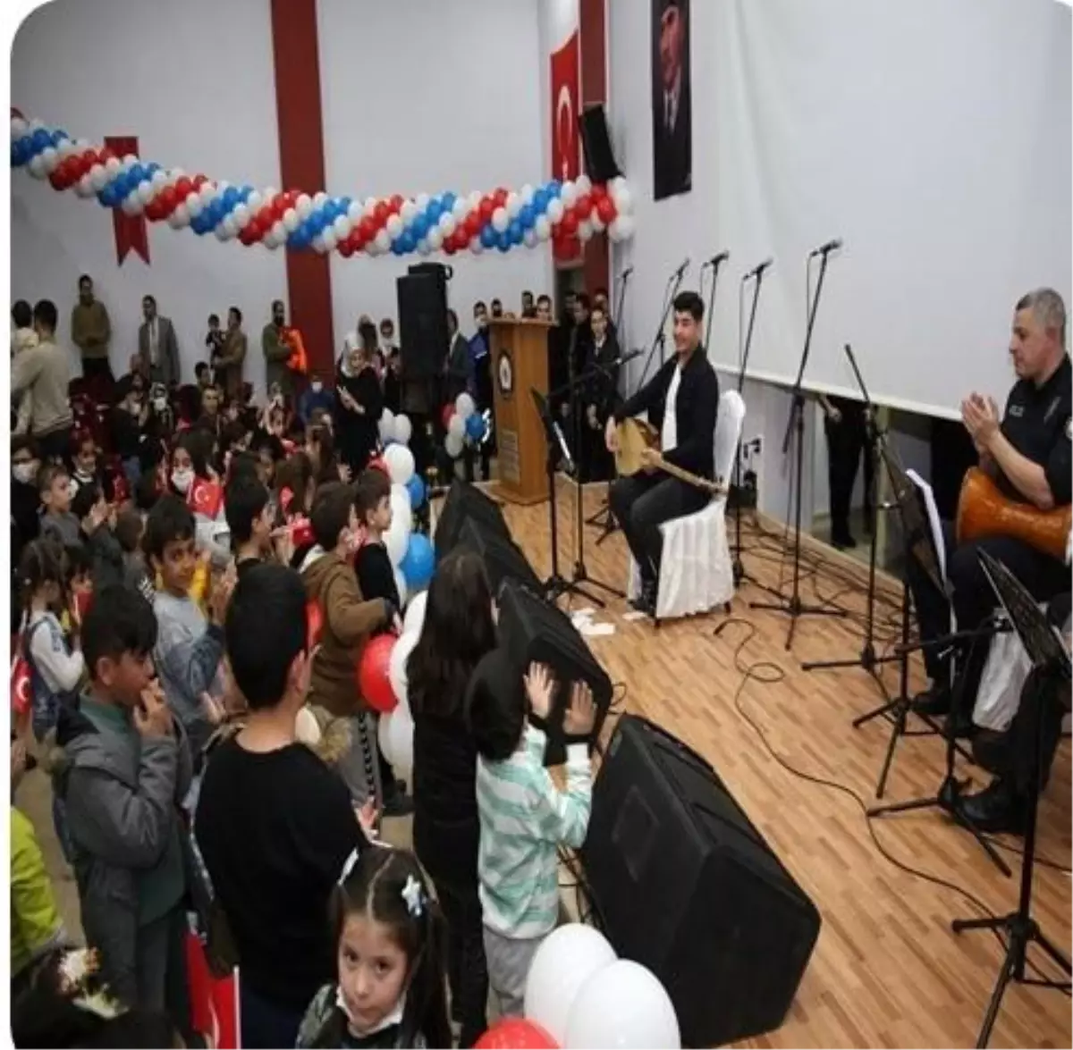 Polis korosundan konser